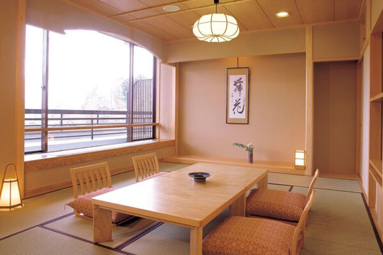 富士河口湖温泉　若草の宿　丸栄