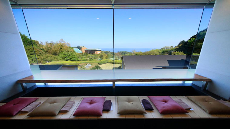 鉄板ダイニング　ゆとりろ熱海 足湯カフェ