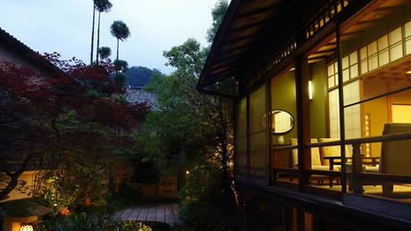 城崎温泉　西村屋本館