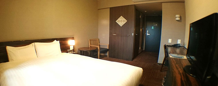 【ドーミーインPREMIUM博多・キャナルシティ前】サータ社製クイーンベッドがあるクイーンルーム