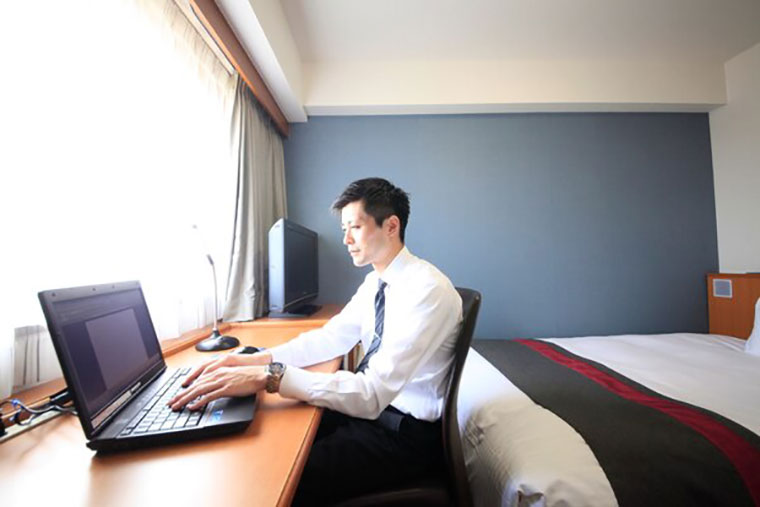 【リッチモンドホテル宮崎駅前】シングルルームのデスク