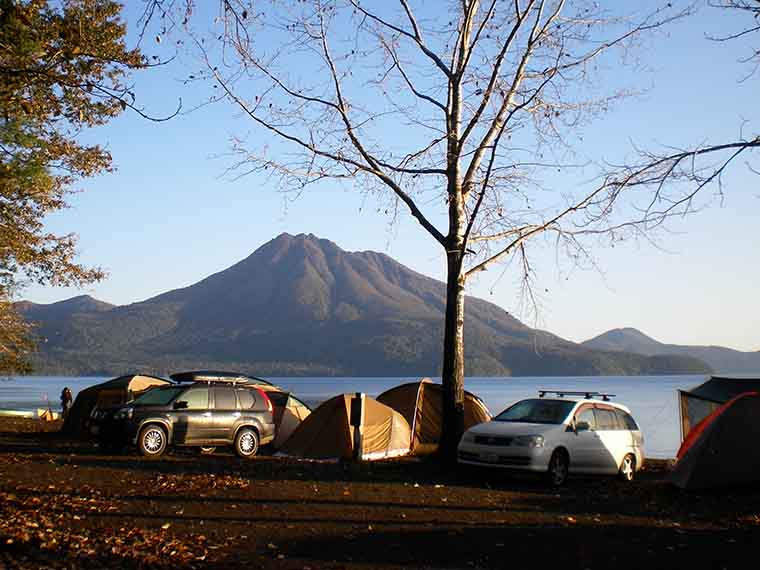 美しい支笏湖を望む