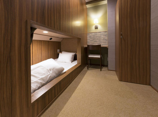 キャビンホテル博多