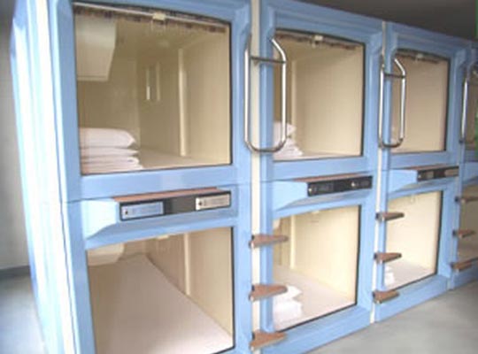 カプセル＆サウナ日本