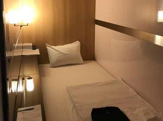 ファーストキャビン（ＦＩＲＳＴ　ＣＡＢＩＮ）関西空港