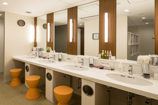 ファーストキャビン赤坂