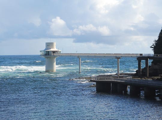 かつうら海中公園 海中展望塔