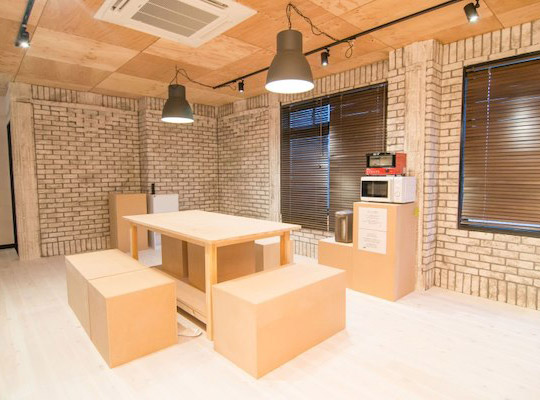 TONAGI Hostel & Cafe