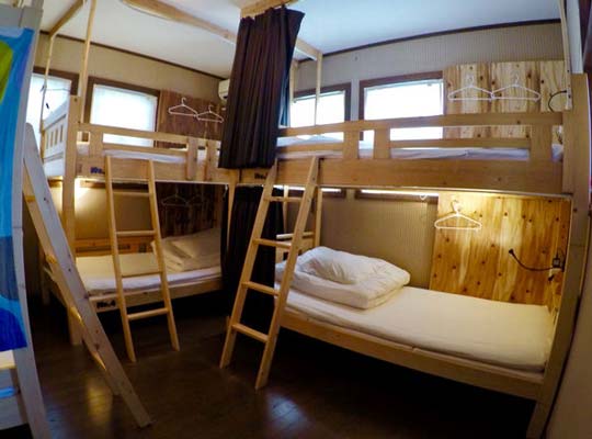 ＩＺＡ鎌倉　ゲストハウス＆バー