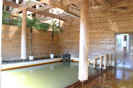 樫立向里温泉ふれあいの湯の大浴場