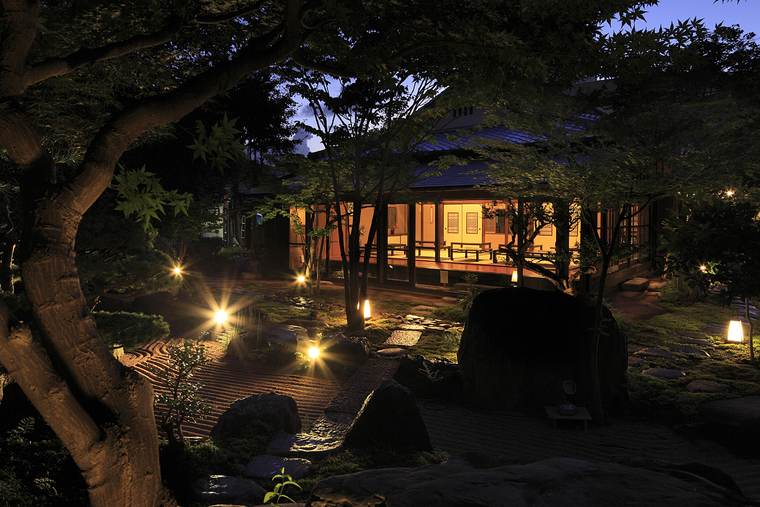 前野原温泉　さやの湯処 食事処「柿天舎」