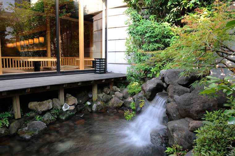 【豊島区】東京染井温泉　サクラ 庭園