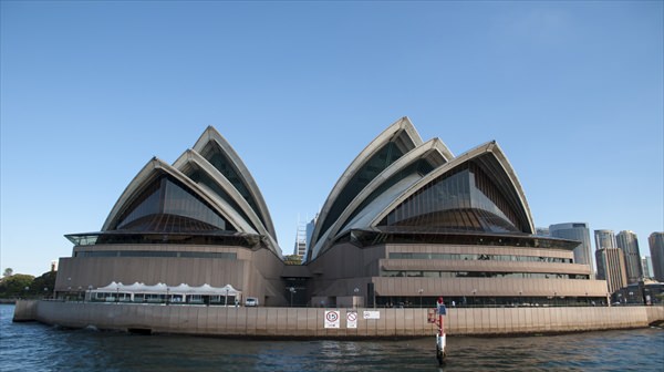 オーストラリア