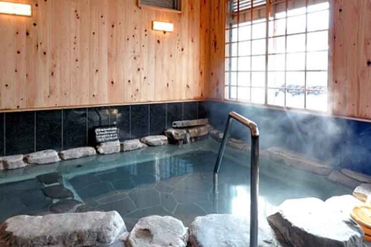 赤倉温泉　旅館　おかやま（旧　岡山館）