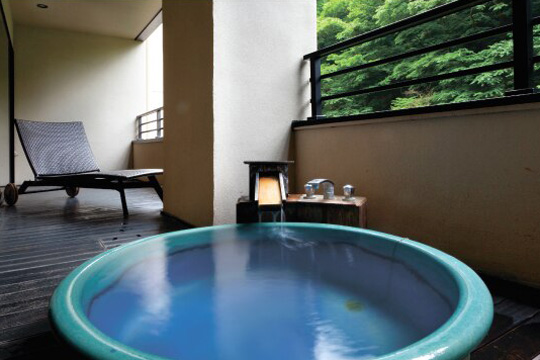 会津東山温泉　客室専用露天風呂付のスイートルーム　はなれ　松島閣