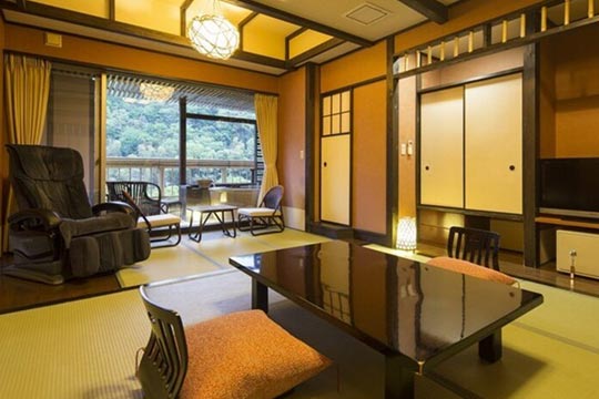 伏尾温泉　不死王閣