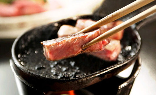 猿ヶ京温泉 山と湖の絶景に浮かぶ宿 料理旅館 樋口