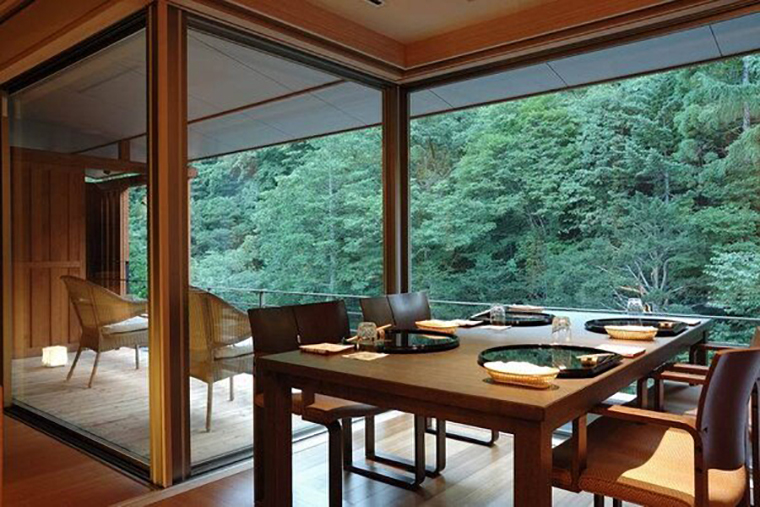 登別温泉郷　滝乃家