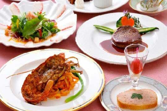 伊豆高原　海の見えるプチホテル　サン・トロぺ