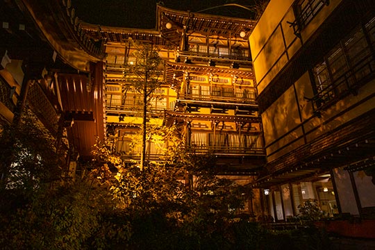 渋温泉　歴史の宿　金具屋