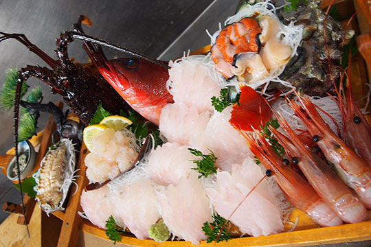 二人前の舟盛り