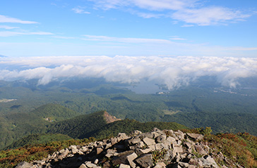 磐梯山山頂から見る裏磐梯