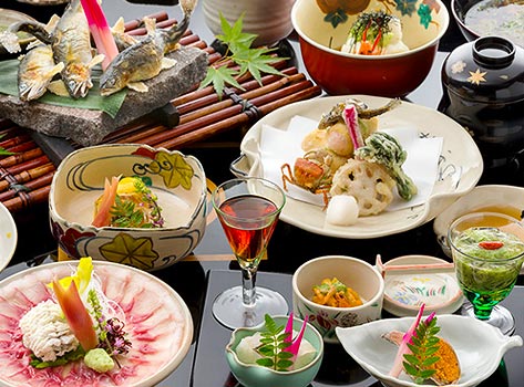 京都“元祖川床”発祥の老舗料理旅館 貴船ふじや:川床料理