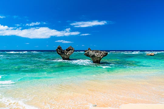 古宇利島 ティーヌ浜のハートロック