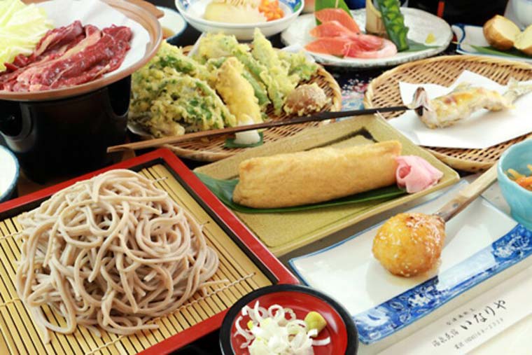 会津湯野上温泉　ぬくもりのいろり宿　民宿いなりや