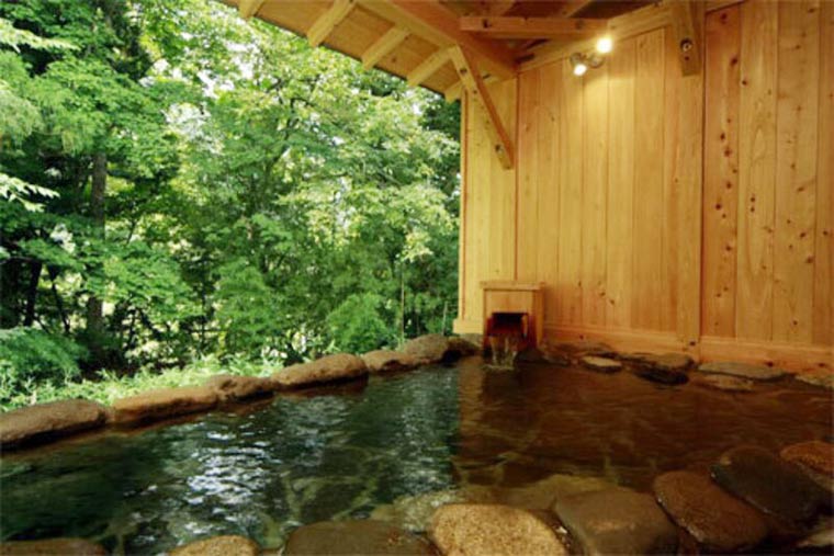 会津湯野上温泉　ぬくもりのいろり宿　民宿いなりや