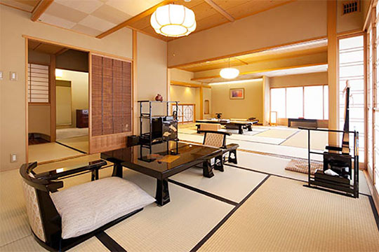 水上唯一の谷川岳を望む絶景と15種の湯巡りの宿　水上館