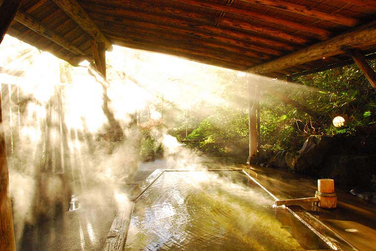鳴子温泉郷　極上の貸切露天風呂　旅館大沼