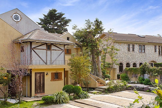 伊豆高原温泉　ペットと泊まれる全室専用露天風呂付　別邸　石の家