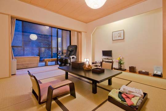 渓谷の隠れ宿　祖谷美人