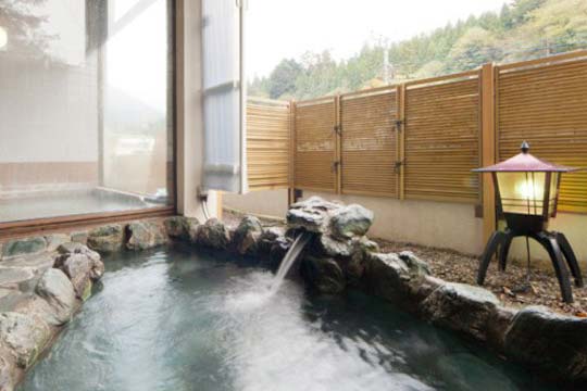 四万温泉　あやめや旅館