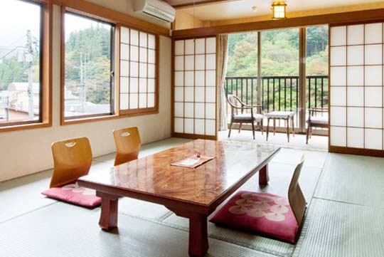 四万温泉　あやめや旅館