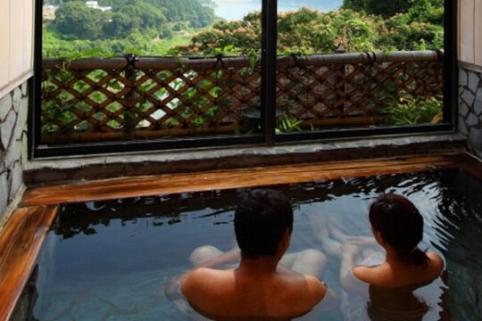 猿ヶ京温泉 山と湖の絶景に浮かぶ宿 料理旅館 樋口