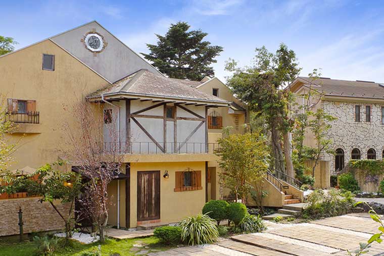 伊豆高原温泉　ペットと泊まれる全室専用露天風呂付　別邸　石の家