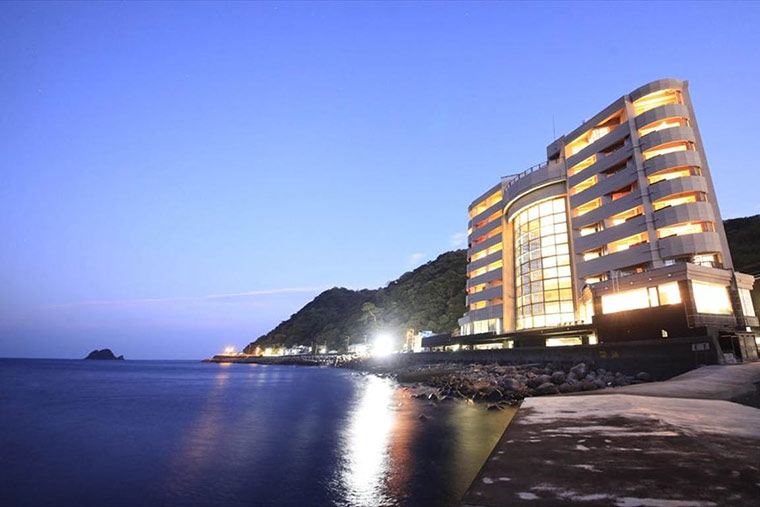 ラグジュアリー　和　ホテル　風の薫