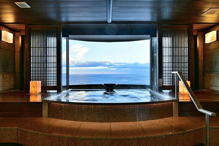 ラグジュアリー　和　ホテル　風の薫