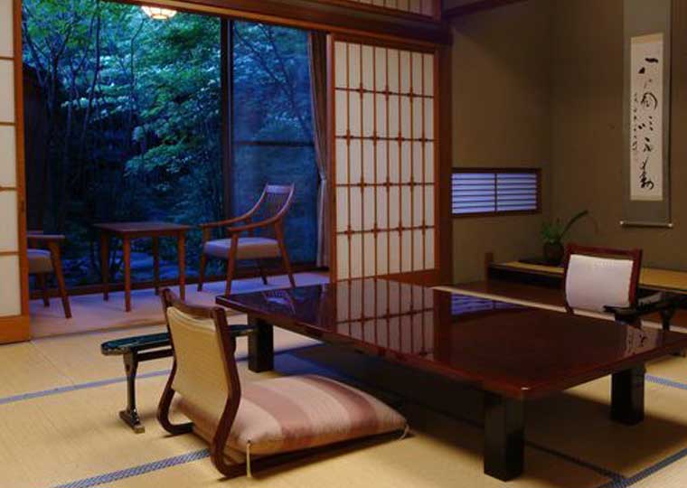 城崎温泉　西村屋本館 