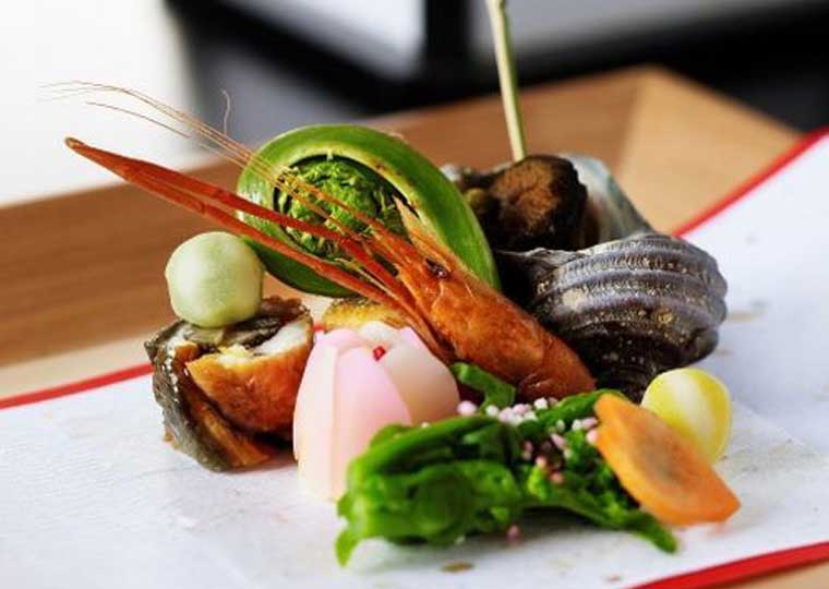 城崎温泉　西村屋本館 