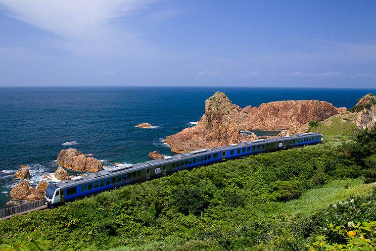 リゾートしらかみ