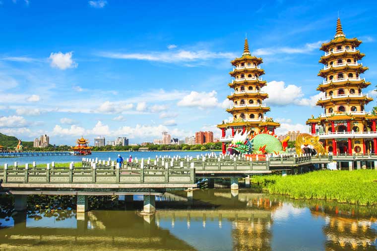 蓮池潭(れんちたん)・龍虎塔