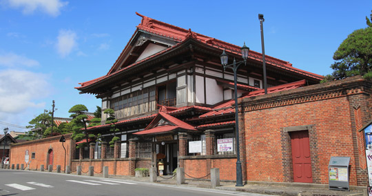 太宰治記念館「斜陽館」