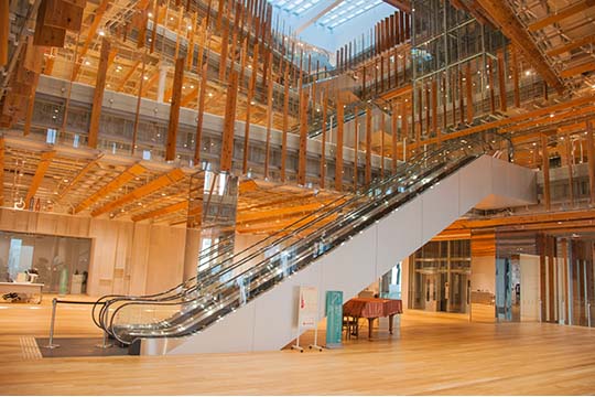 富山市ガラス美術館