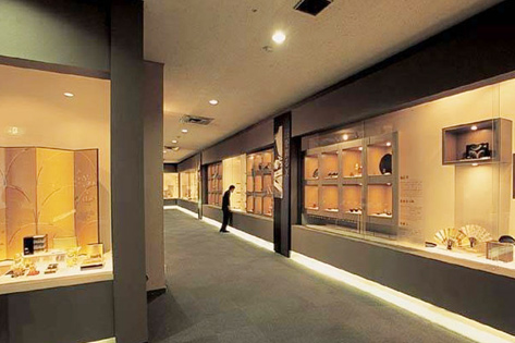 石川県立伝統産業工芸館