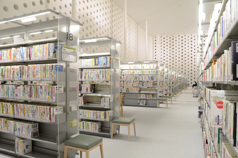 金沢海みらい図書館