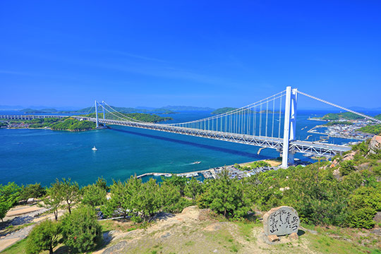 鷲羽山（展望台から眺める瀬戸大橋）