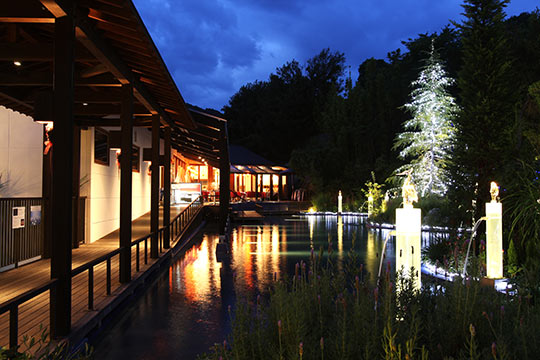 道後ぎやまんガラス美術館